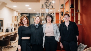 Equipe de coiffeuses terre de couleur à Arles chez Terre de beauté