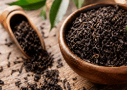 thé noir, plante tinctoriale présente dans nos colorations végétales