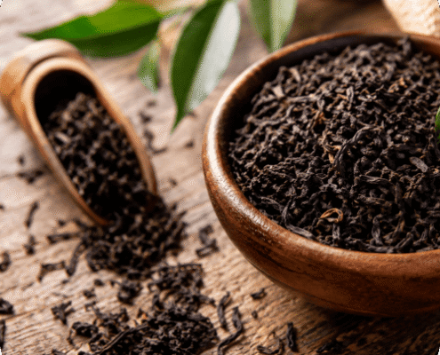 thé noir, plante tinctoriale présente dans nos colorations végétales